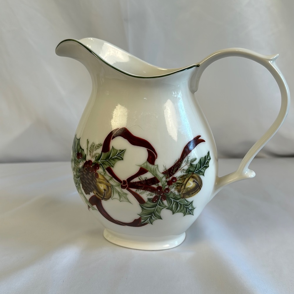 Noble Excellence Holly Bell Pitcher